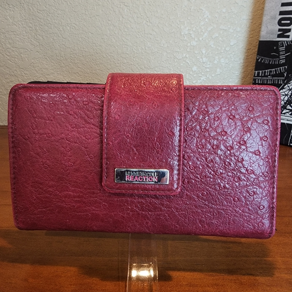 Kenneth Cole Reaction Utility Clutch Wallet